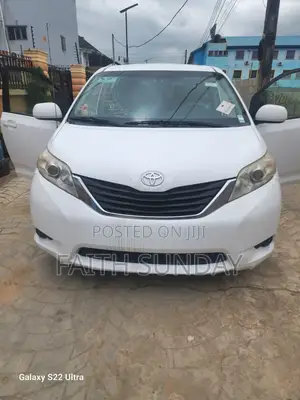 Toyota Sienna LE 7 Passenger 2011 White