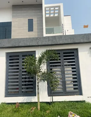 5bdrm Duplex in Gbagada, Phase 2 for rent