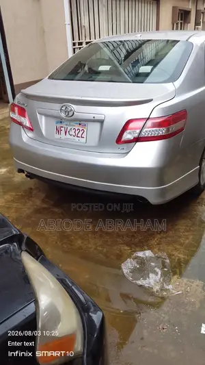 Toyota Camry SE 4dr Sedan (2.5L 4cyl 6A) 2011 Silver