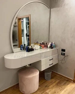 Stylish Mirror Design Console
