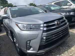 Toyota Highlander Limited V6 4x4 (3.5L 6cyl 6A) 2016 Silver