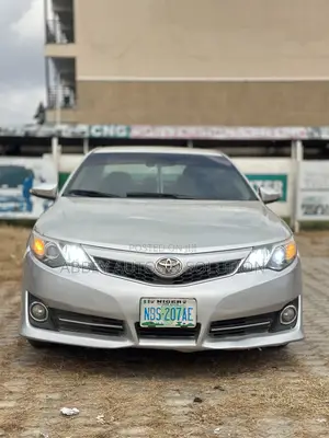 Toyota Camry 2014 Silver