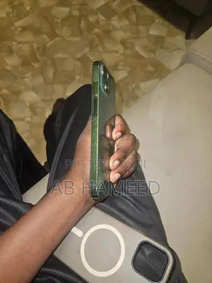 iPhone 13 128GB (Spoilt Screen Battery) – For Repair or Scrap