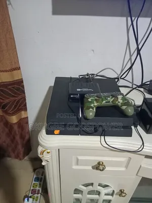 Play Station 4