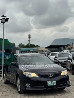 Toyota Camry XLE 4dr Sedan (2.5L 4cyl 6A) 2013 Black
