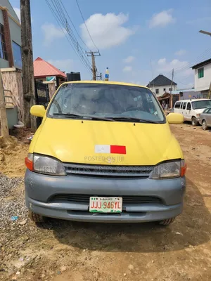 Toyota HiAce 2006 Yellow