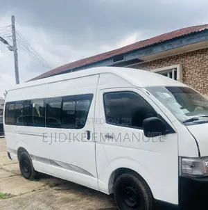 Toyota HiAce 2015 White