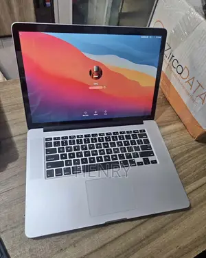 New Laptop Apple MacBook Pro 2015 16GB Intel Core i7 SSD 256GB