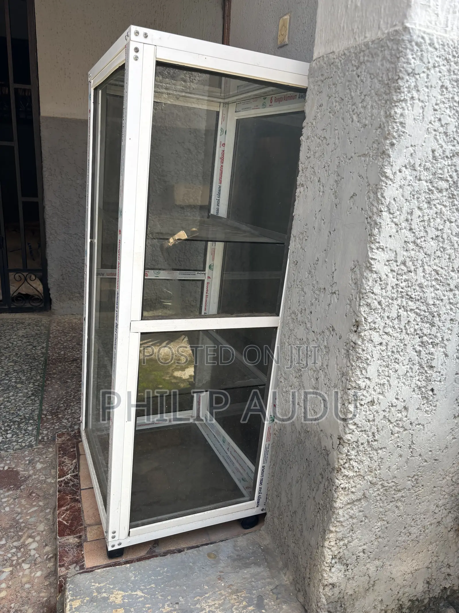 Showcase Glass