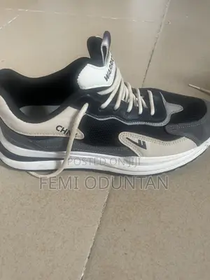 Warrior Black White Sneakers – Men’s Size 43