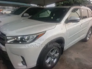 Toyota Highlander XLE 4x2 V6 (3.5L 6cyl 8A) 2018 Gray