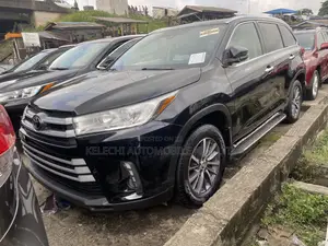 Toyota Highlander XLE 4x4 V6 (3.5L 6cyl 8A) 2018 Black