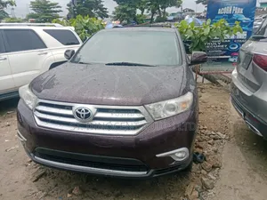 Toyota Highlander 2013 Maroon