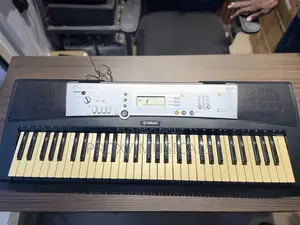 Yamaha YPT-200 Keyboard