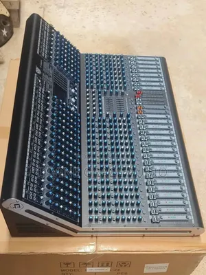 Mixer Digital 24 Channel