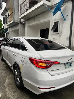Hyundai Sonata Limited Sedan FWD (2.4L 4cyl 6A) 2016 White