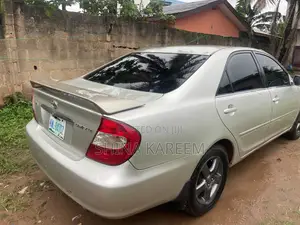 Toyota Camry LE 4dr Sedan (2.4L 4cyl 5M) 2003 Silver