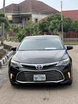 Toyota Avalon XLE Sedar FWD (3.5L 6cyl 6A) 2013 Black