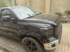 Toyota Tundra 2012 Black