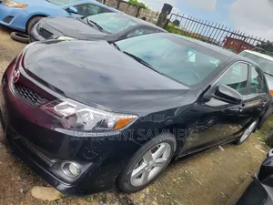 Toyota Camry SE 4dr Sedan (2.5L 4cyl 6A) 2013 Black