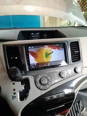 Toyota Sienna 2011-2015 Android Player + Reverse Camera