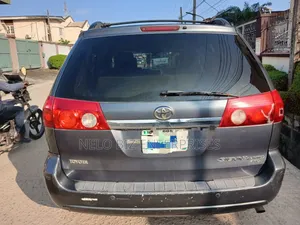 Toyota Sienna 2005 Gray