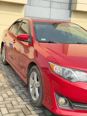 Toyota Camry SE 4dr Sedan (2.5L 4cyl 6A) 2013 Red