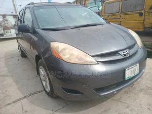 Toyota Sienna 2007 Gray