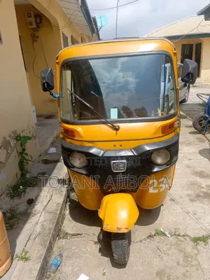 Bajaj RE 2021 Yellow