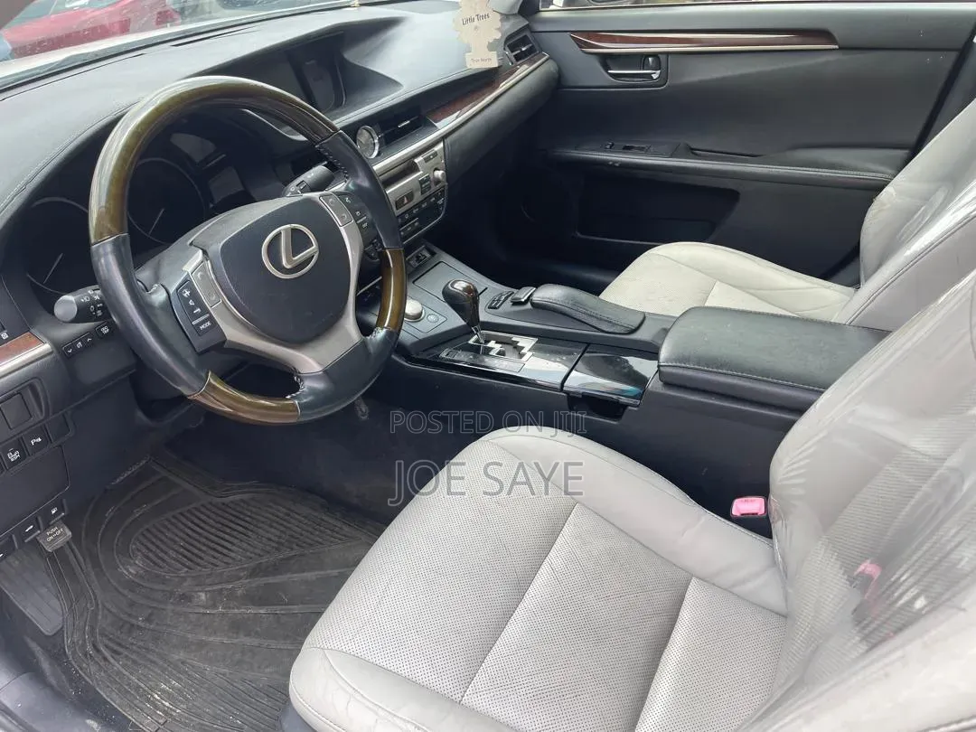 Lexus ES 2013 White