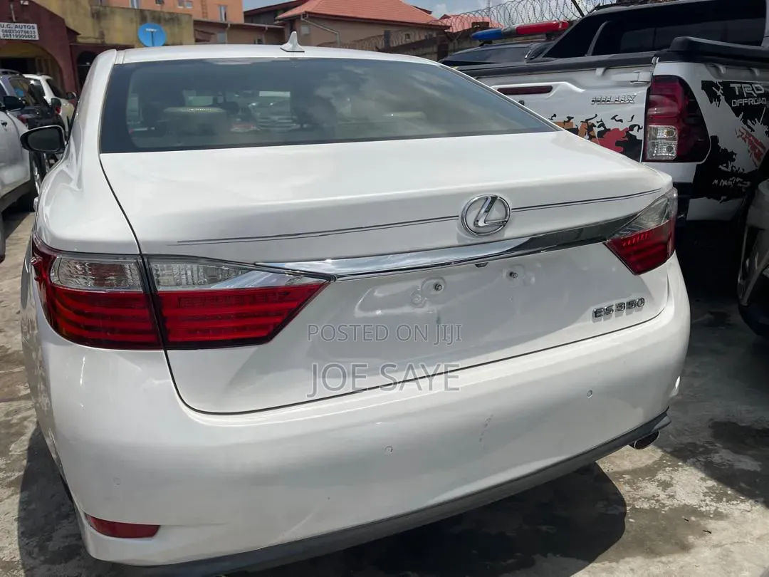 Lexus ES 2013 White