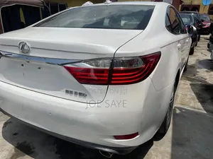 Lexus ES 2013 White