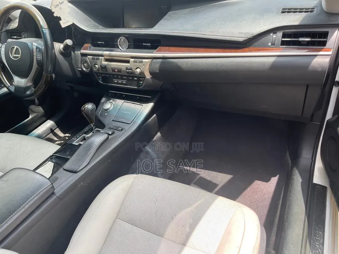 Lexus ES 2013 White