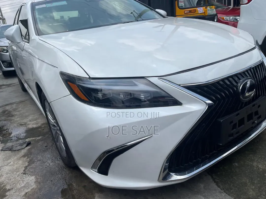 Lexus ES 2013 White