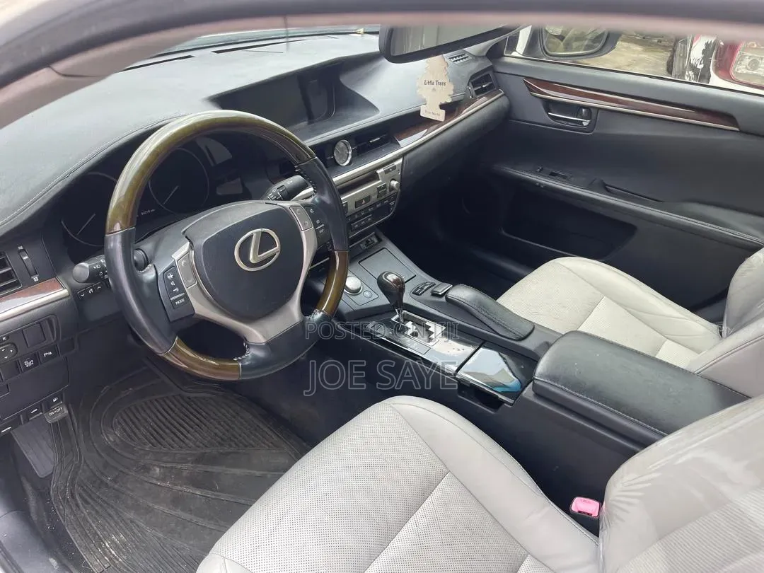 Lexus ES 2013 White