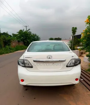 Toyota Corolla LE 4dr Sedan (1.8L 4cyl 4A) 2010 White