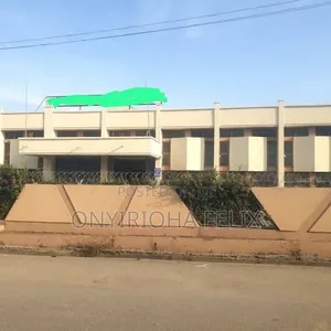 48 Room Hotel