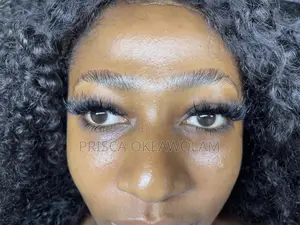 Lash Artist