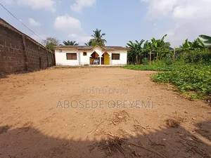 3bdrm Bungalow in Esiri Crescent, Ayobo for sale
