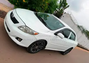 Toyota Corolla LE 4dr Sedan (1.8L 4cyl 4A) 2010 White