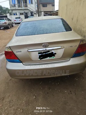 Toyota Camry 2006 Gold
