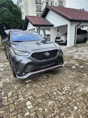 Toyota Highlander 2024 Gray