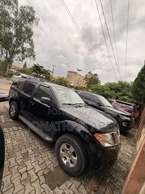 Nissan Pathfinder 2005 Black