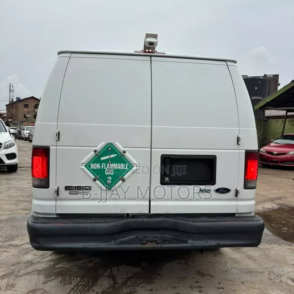 Ford E250 2011 White