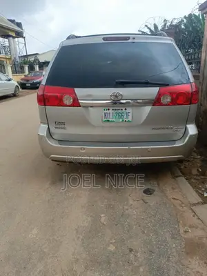 Toyota Sienna 2007