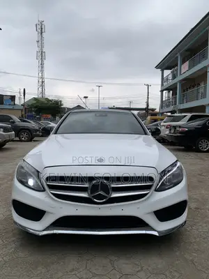 Mercedes-Benz C300 Luxury 4matic Sedan AWD (2.0L 4cyl 7A) 2017 White