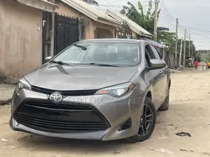 Toyota Corolla LE Eco (1.8L 4cyl 2A) 2018 Gray