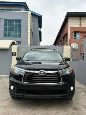 Toyota Highlander LE V6 4x4 (3.5L 6cyl 6A) 2016 Black