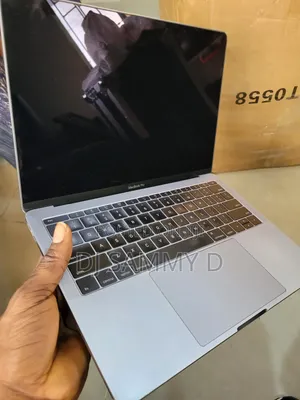Laptop Apple MacBook 2017 8GB Intel Core i5 SSD 512GB
