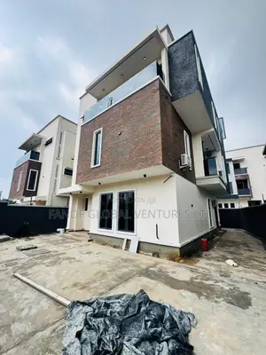 4bdrm Duplex in Opebi for sale